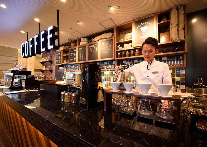 咖啡馆“ Urabandai Cafe”，您可以在这里享用精心挑选的咖啡。