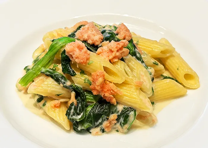 秋鲑菠菜奶油意面