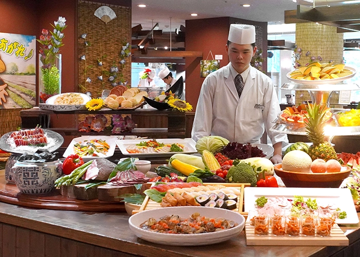 里磐梯品尝独特的时令风味。